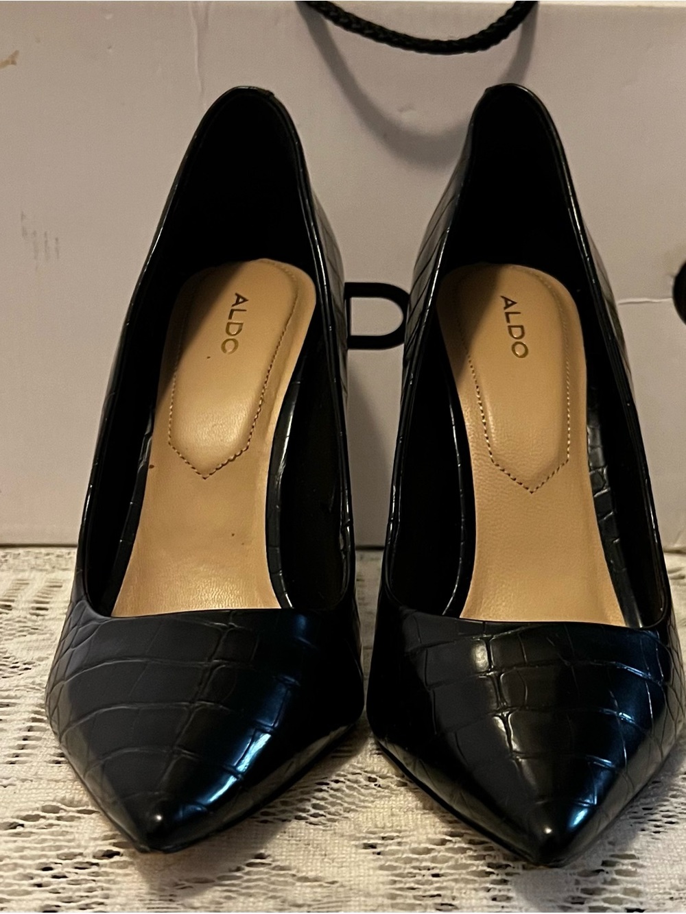 ALDO Women's Black Croc-Textured Pointed Toe Pumps (Size 9)